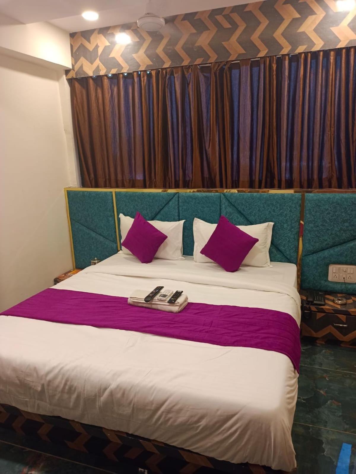 Hotel Karnavati アーメダバード エクステリア 写真
